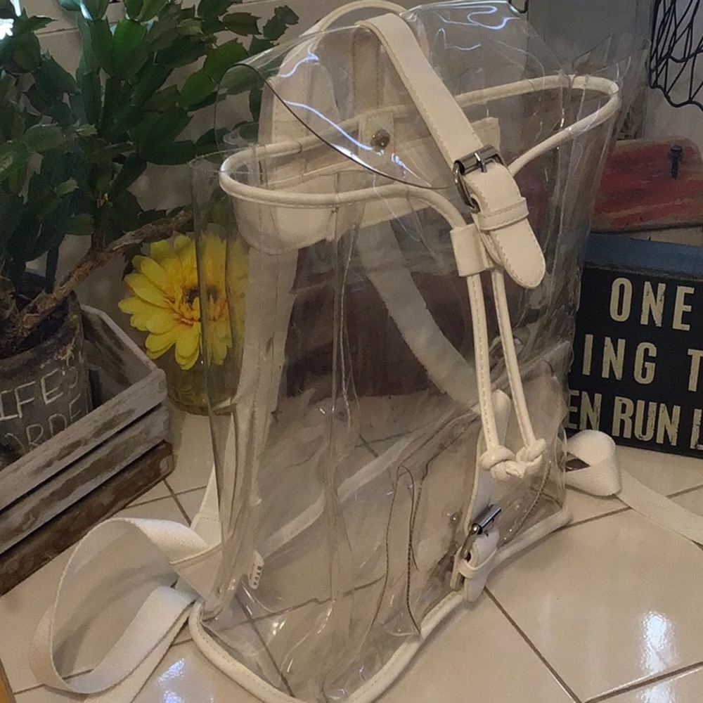 ‘BOTA’ Large Clear Backpack - Picture 4 of 6